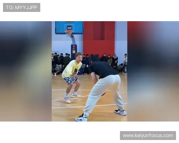 激情篮球对决实时直播，尽享赛场风云变幻与精彩瞬间